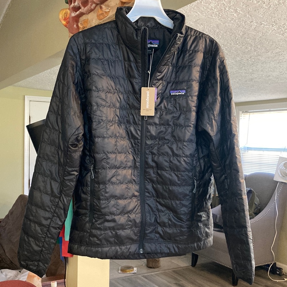 Brand New Patagonia Men’s Nano Puff Jacket. Small. Black